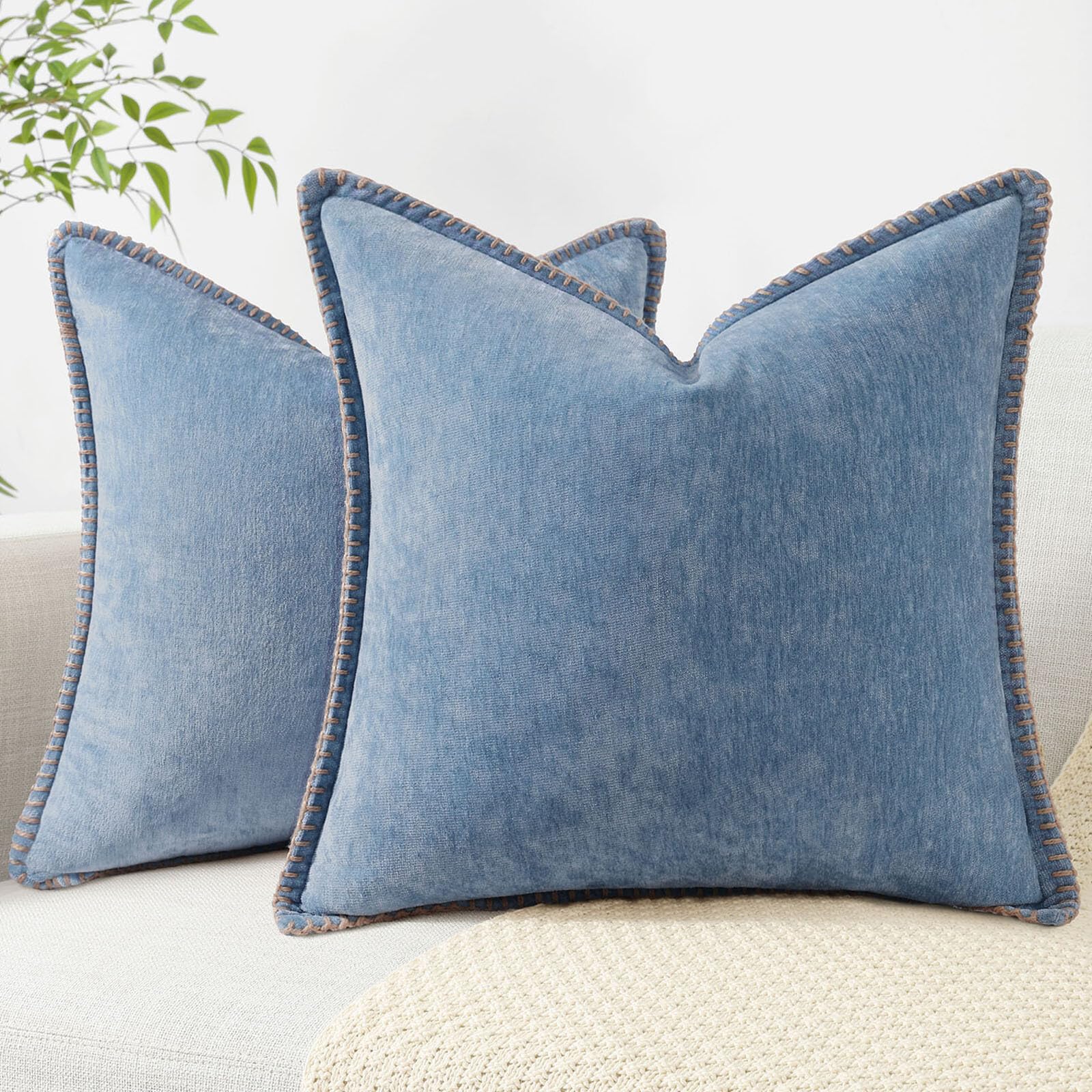 decorUhome Chenille Soft Cozy Throw Pillow Covers 18x18 Set of 2, Modern Farmhouse Boho Velvet Decorative Pillow Cases with Stitched Edge for Couch Sofa Bed Home Decor, Forest Green