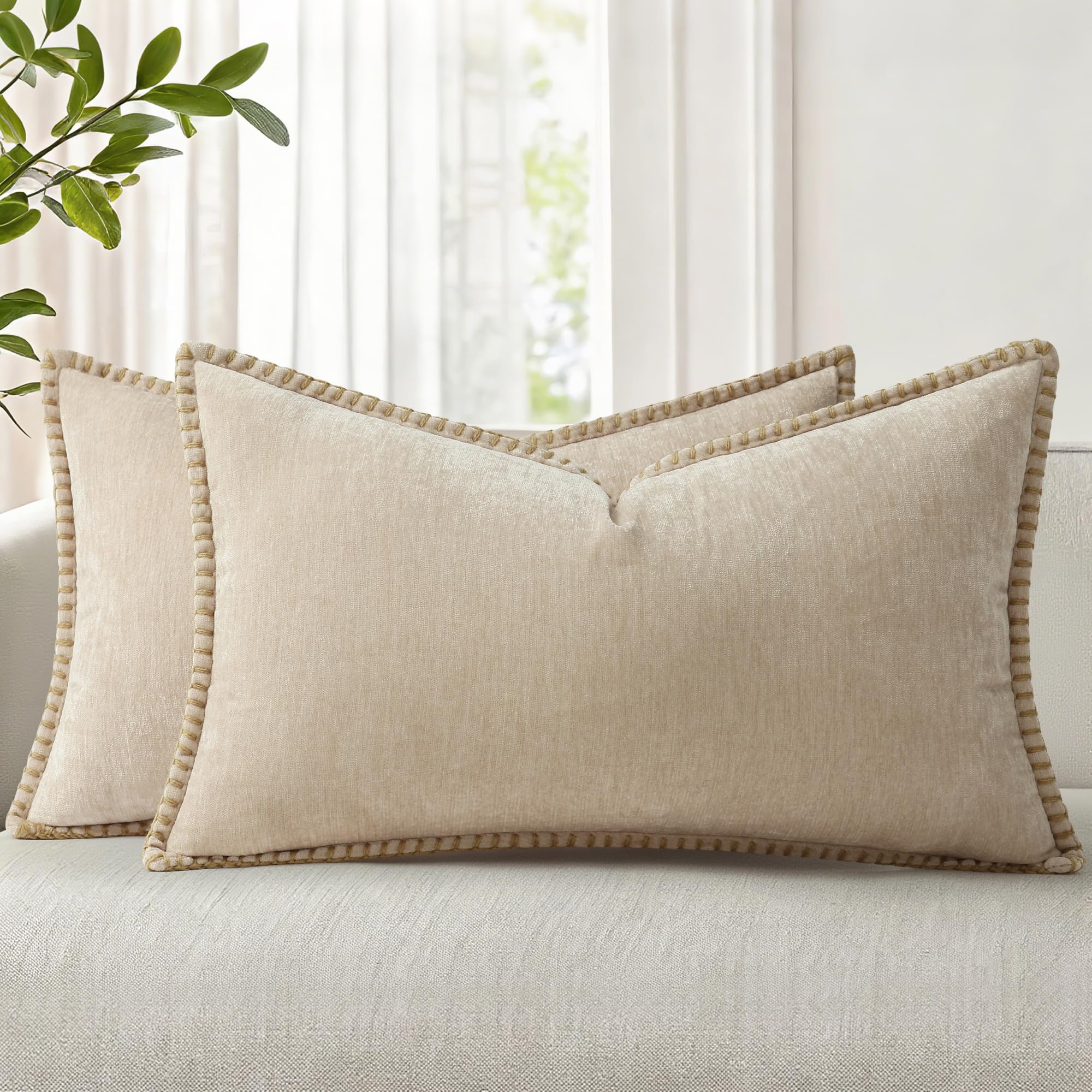 decorUhome Chenille Soft Cozy Throw Pillow Covers 18x18 Set of 2, Modern Farmhouse Boho Velvet Decorative Pillow Cases with Stitched Edge for Couch Sofa Bed Home Decor, Forest Green