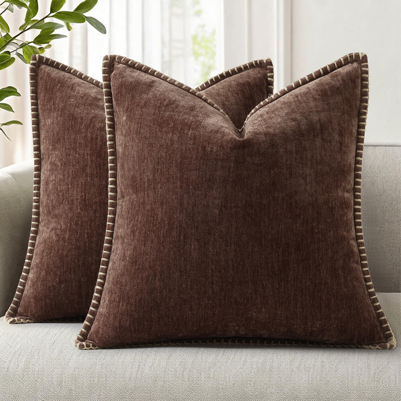 decorUhome Chenille Soft Cozy Throw Pillow Covers 18x18 Set of 2, Modern Farmhouse Boho Velvet Decorative Pillow Cases with Stitched Edge for Couch Sofa Bed Home Decor, Forest Green