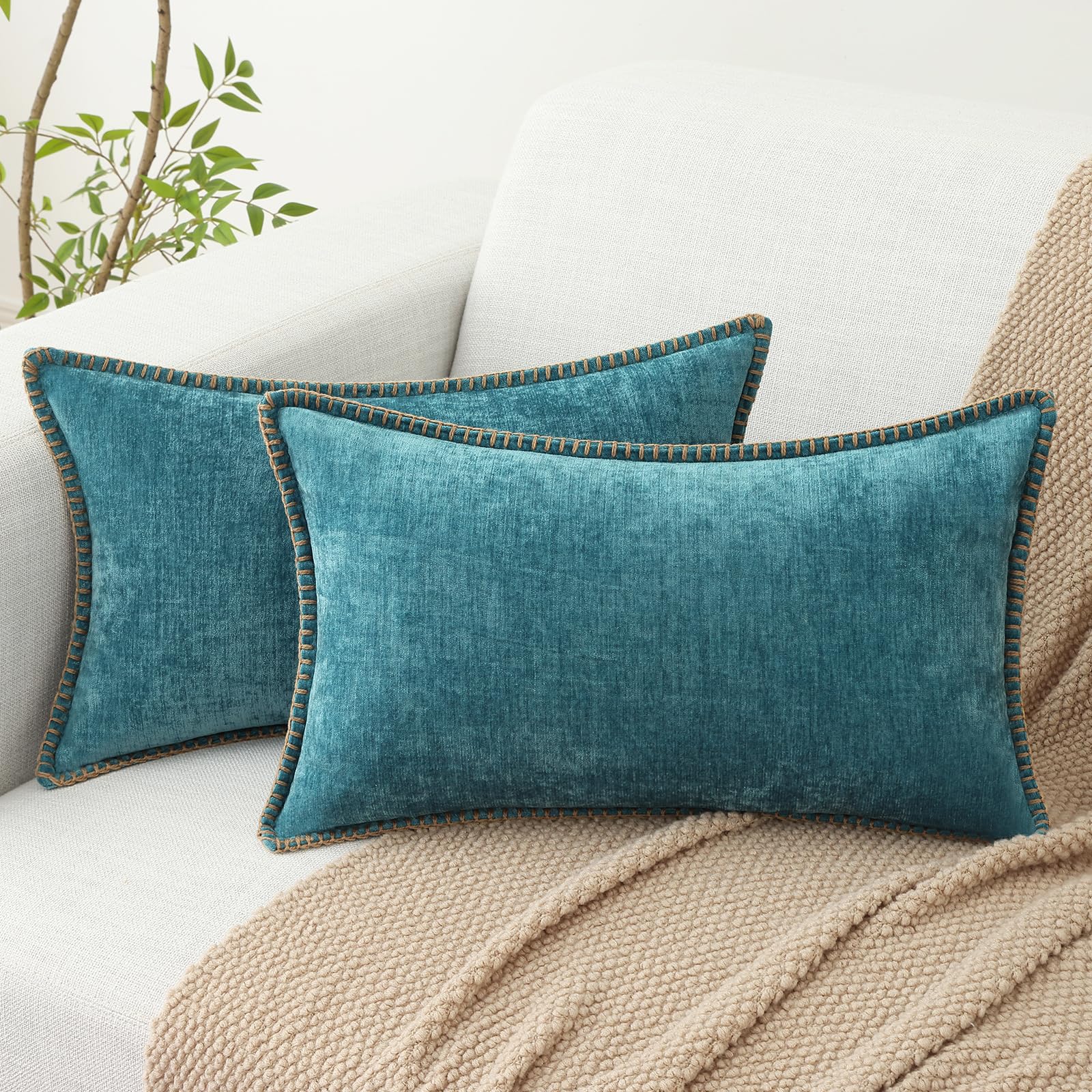 decorUhome Chenille Soft Cozy Throw Pillow Covers 18x18 Set of 2, Modern Farmhouse Boho Velvet Decorative Pillow Cases with Stitched Edge for Couch Sofa Bed Home Decor, Forest Green