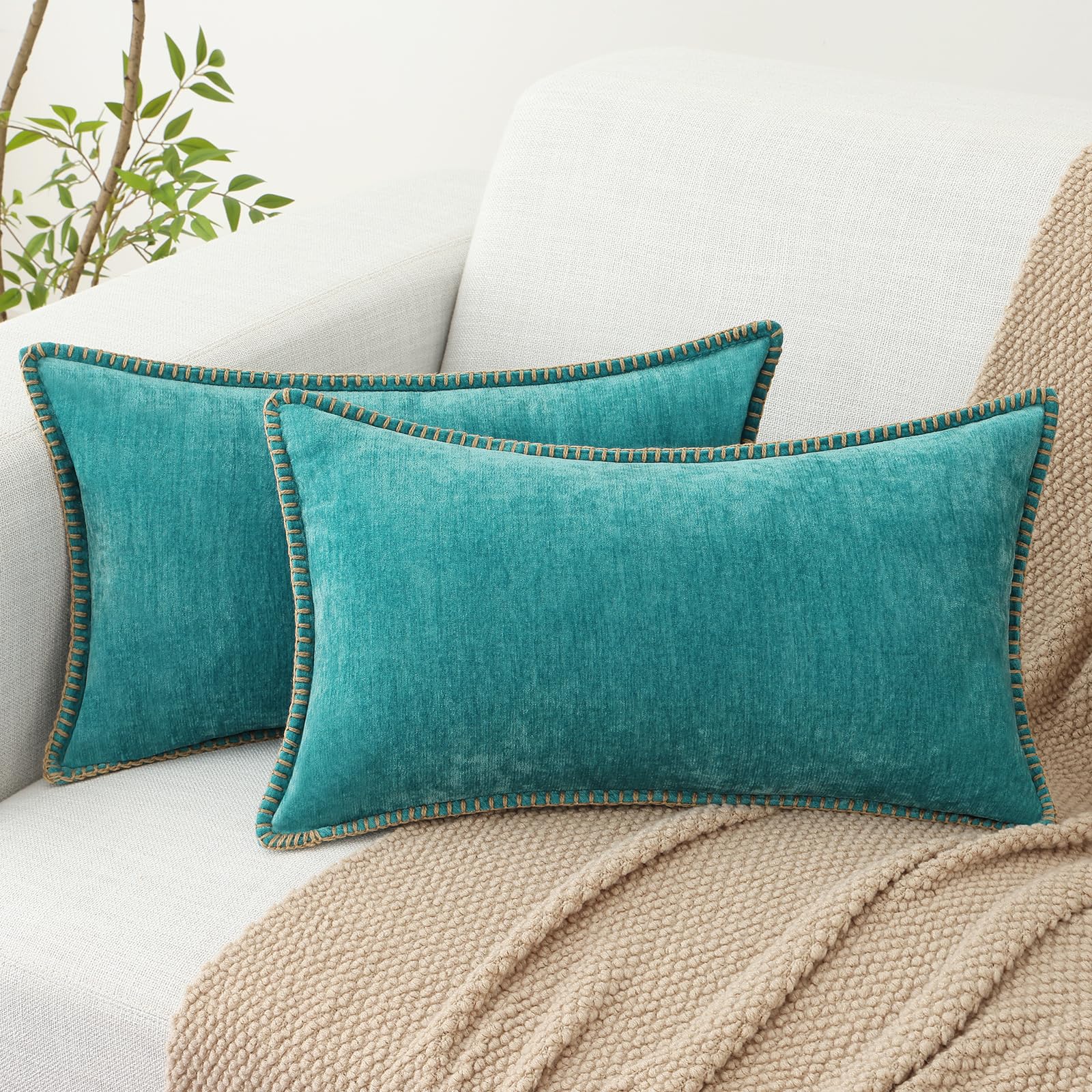 decorUhome Chenille Soft Cozy Throw Pillow Covers 18x18 Set of 2, Modern Farmhouse Boho Velvet Decorative Pillow Cases with Stitched Edge for Couch Sofa Bed Home Decor, Forest Green